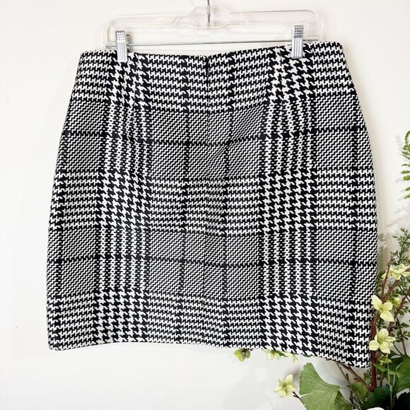 WHITE HOUSE BLACK MARKET | Houndstooth Plaid Skirt | Size 14 | whbm - Picture 4 of 10
